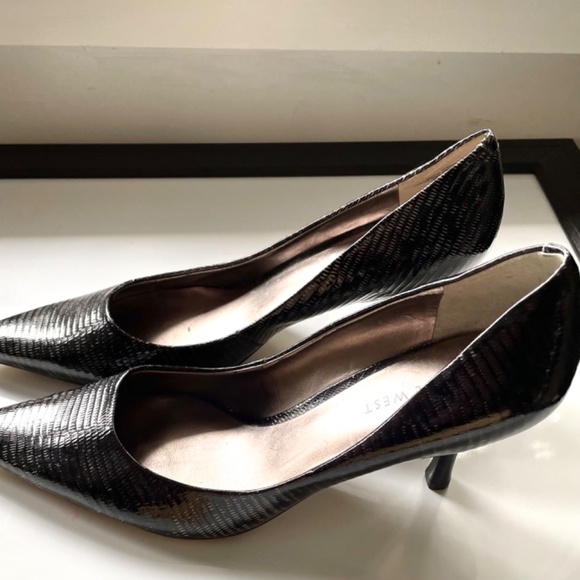 Spring Closet Deals - Picture 3 of 6